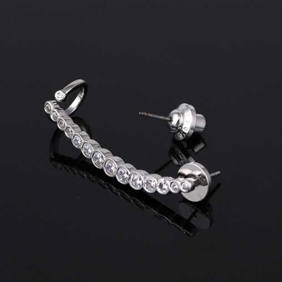 Henri Bendel Luxe Uptown Ear Cuff - Picture 5 of 6